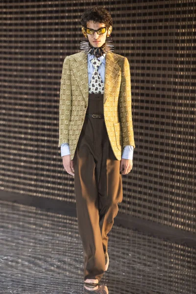 Look 9